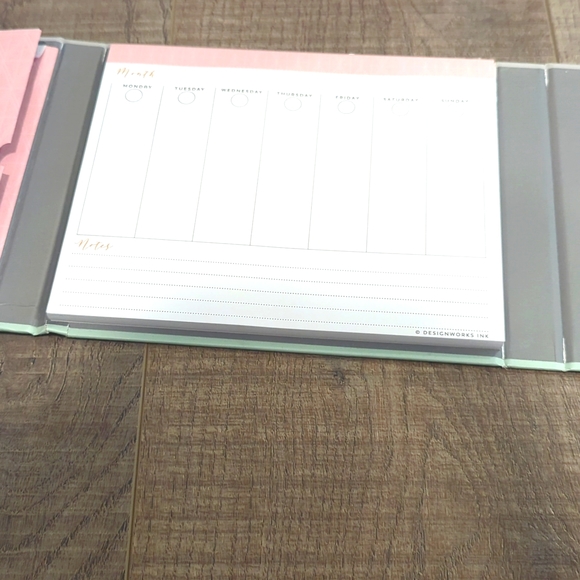 Weekly Organizer - Picture 3 of 5